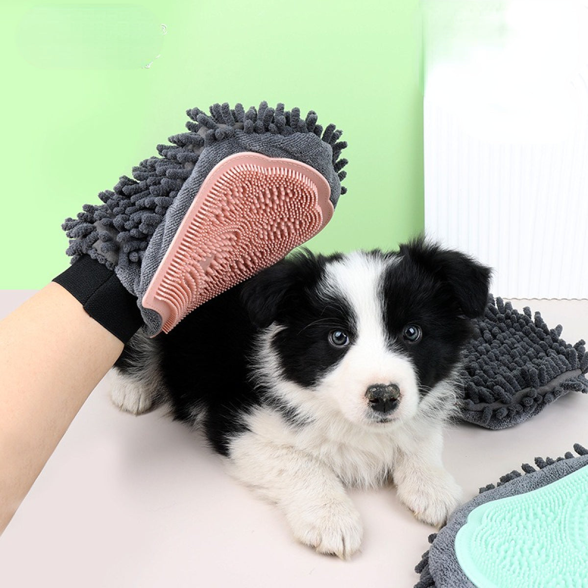 Deshedding Grooming Glove
